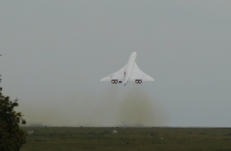 Concorde G-BOAG [22/10/03] Photo: Lawrence Clift